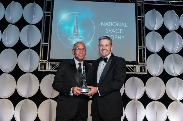 National Space Trophy winner Charles Bolden and presenter Robert Cabana